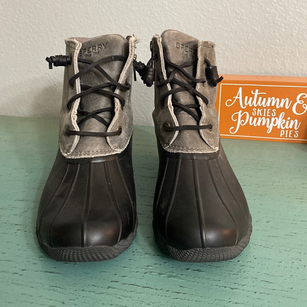 Women black Sperry boots SZ 7.5